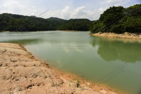水塘 Reservoir
