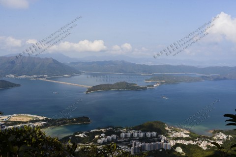 遠眺船灣淡水湖 Gazing at Plover Cove Reservoir