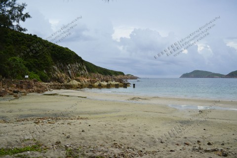 海灘與岩岸 Beach and rocky shore